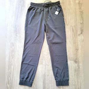 Condition: Brand New with tags original box included ready to be shipped. Plea